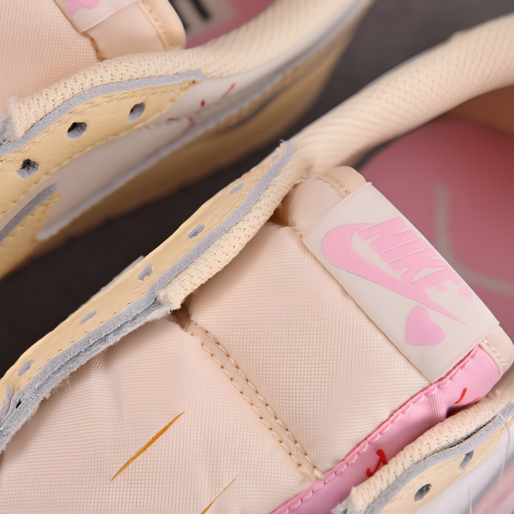 TRAVIS SCOOT SHY PINK